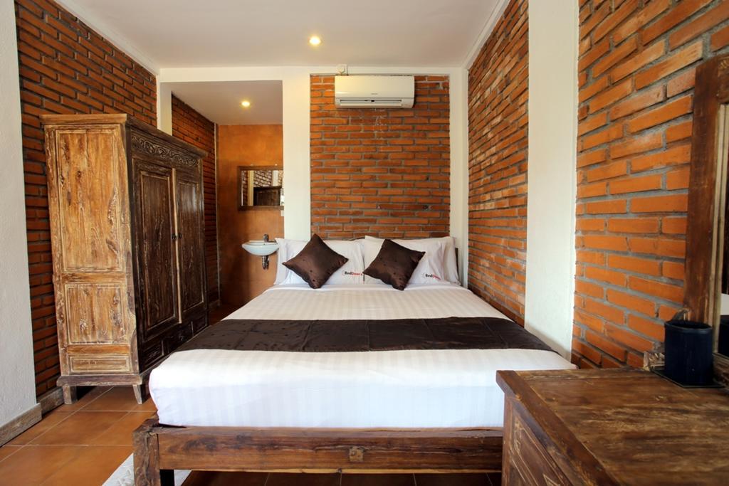 Reddoorz Near Raya Semer Canggu Buitenkant foto